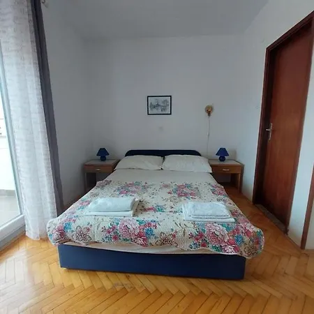 Haus Antica דירה