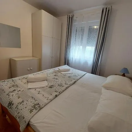 Haus Antica Апартаменты Малинска